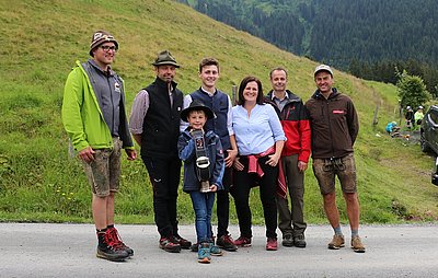 Paul, Simon, Paul jun. und Anneliese Landmann, Steinberg - flankiert von den Obmännern Josef Berger, Roland Dödlinger und Hannes Hofer