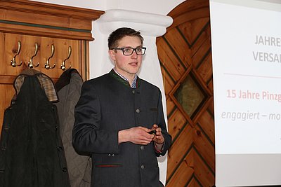 Altbewährt, trotz eines jungen Alters von 22 Jahren - Obmann Josef Berger!