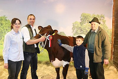 Ein großer Tag für Familie Schnitzer, Jaklbauer aus Feldkirchen - Melanie, Horst, Matthias und Horst sen. freuen sich über die schönen Erfolge!
