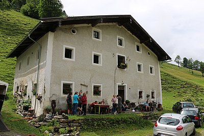 Das Wölflerngut wird von Karin und Isidor Zehentner als Alm genutzt.