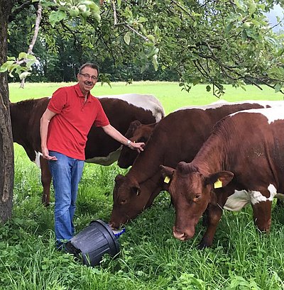Glücklich unter seinen Pinzgauern - Unternehmer Alfred Lampert aus Vaduz/Liechtenstein