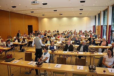 Die große Teilnehmerrunde sorgte für eine lebendige Diskussion!