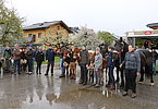 Lassen sich vom Wetter ihre Laune nicht verderben! Voll motiviert wartet die Vie(h)lfalt der LFS auf ihren Auftritt!