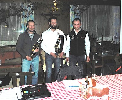 Siegfried Haller und Matthias Ploner erhalten zum Abschied ein schönes Erinnerungsgeschenk!