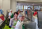 Perfektes Küchenteam - dank vieler fleißiger Hände!