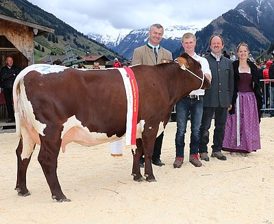 PI-Gesamtsiegerin DONAU (V.Rado) von Monika u. Albin Sommerer, Steiner, Embach