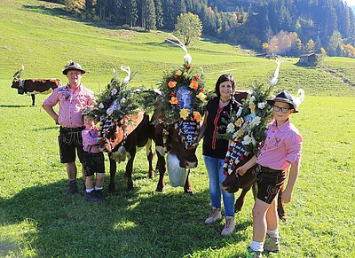 Voller Stolz auf ihre Pinzgauer - Stefanie und Martin Klausner mit ihren Buben Matthias und Michael!