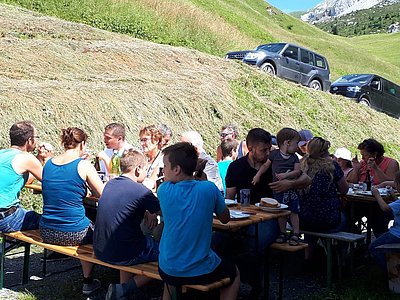 Das Hüsli bot einen netten Platz für die Mittagspause!