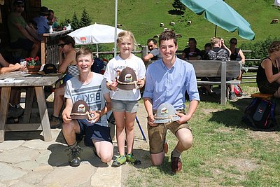 Jung und gut drauf! Magdalena Gruber siegt vor Tobias Schiefer (rechts) und Nico Unterweger