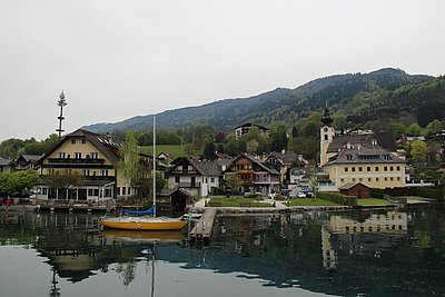 Von lieblichen Dörfern umgeben - der Attersee
