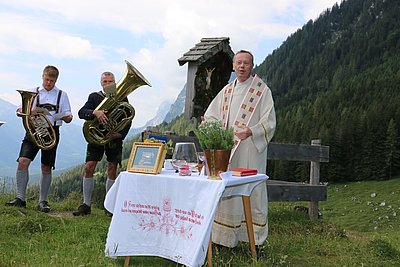 Eine Feierstunde - die Almmesse mit Pater Toni Dimpflmaier