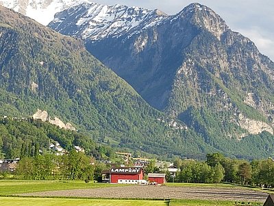 Von der Weite schon erkennbar - die Heimat von LAMPERT, Inhaber des Druckzentrums in Vaduz