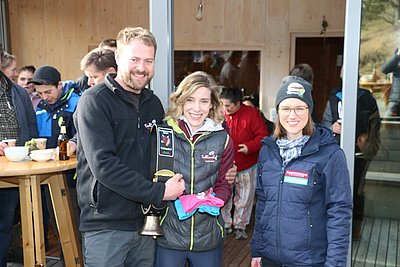 Daniela und Mathias Martin freuten sich über die Glocke als Dankeschön!