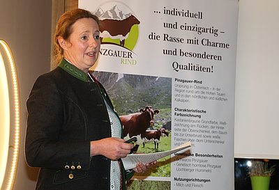 ATA Helga Dengg referierte über die veterinäre Situation in Tirol