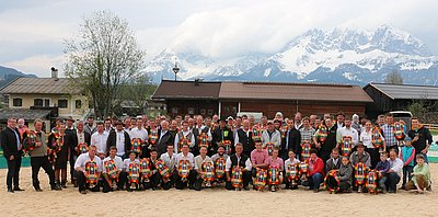 Ein wunderschönes Bild - alle Aussteller als Zeichen einer unverzichtbaren Gemeinschaft!