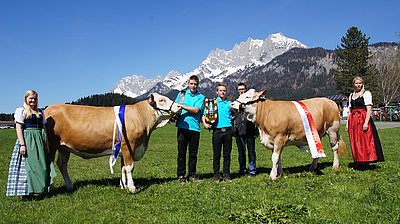 Die verdienten Sieger - Der Drittklassler Hannes Schipflinger aus Itter musste sich schlussendlich dem Erstklassler Michael Schroll aus Hopfgarten geschlagen geben!