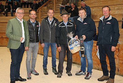 ÖR Paul Landmann im Kreise der Gratulanten