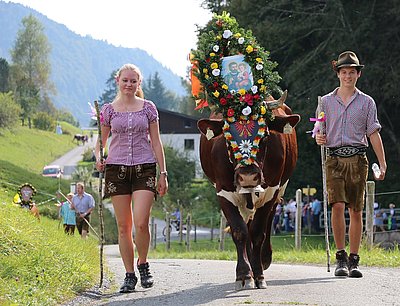 Flott auch die Treiberschar! Junior Peter Landmann mit Cousine Johanna!