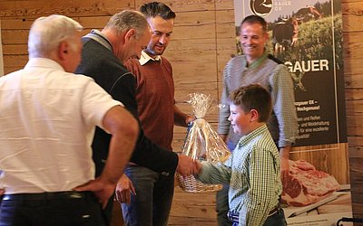 Der Jüngste vom Unterstegenhof, Michael Klausner darf den Preis entgegennehmen!