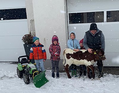 Viel Freude bei der ganzen Familie Riegler aus Kirchberg am Wechsel über die schöne Greta (V.Fabiano, Z.Andreas Riepler, Jandl, Wagrain)!
