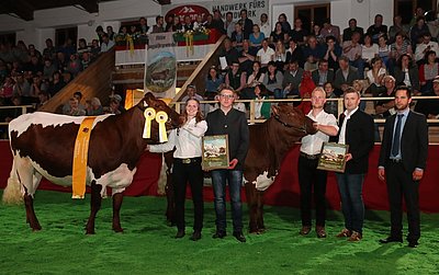 Die Vorführsieger in der Senior-Kategorie - Anna Schmiderer mit MARGIT (V.Bimark) und Klaus Widmoser mit SENTA (V.Fill)