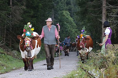 Ein schöner Almsommer geht zu Ende und wird entsprechend gefeiert!