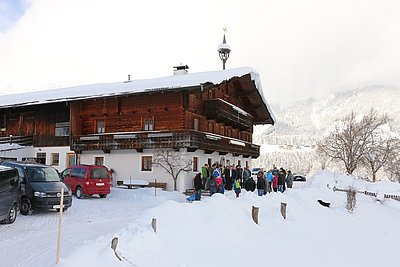 In schönster Lage über dem Dorf Leogang steht der Bichlhof der Familie Zehentner!