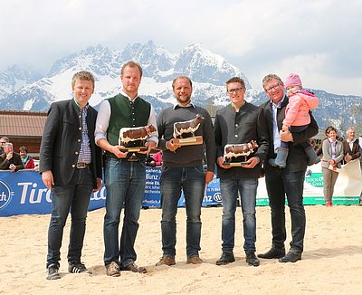 Leisteten ganze Arbeit - GF Thomas Edenhauser, Preisrichter Rupert Viehhauser, Ringman Michael Thurner, Preisrichter Josef Berger, Obmann Stefan Lindner (mit Tochter Marie)